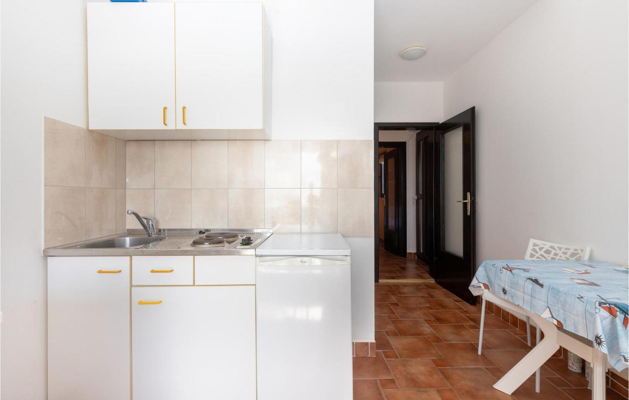 Nice Apartment In Jadranovo With Kitchen Экстерьер фото