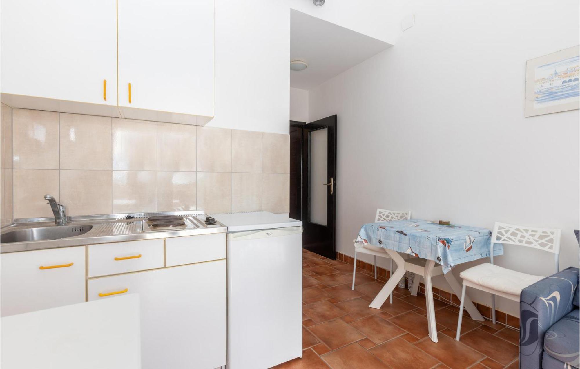 Nice Apartment In Jadranovo With Kitchen Экстерьер фото